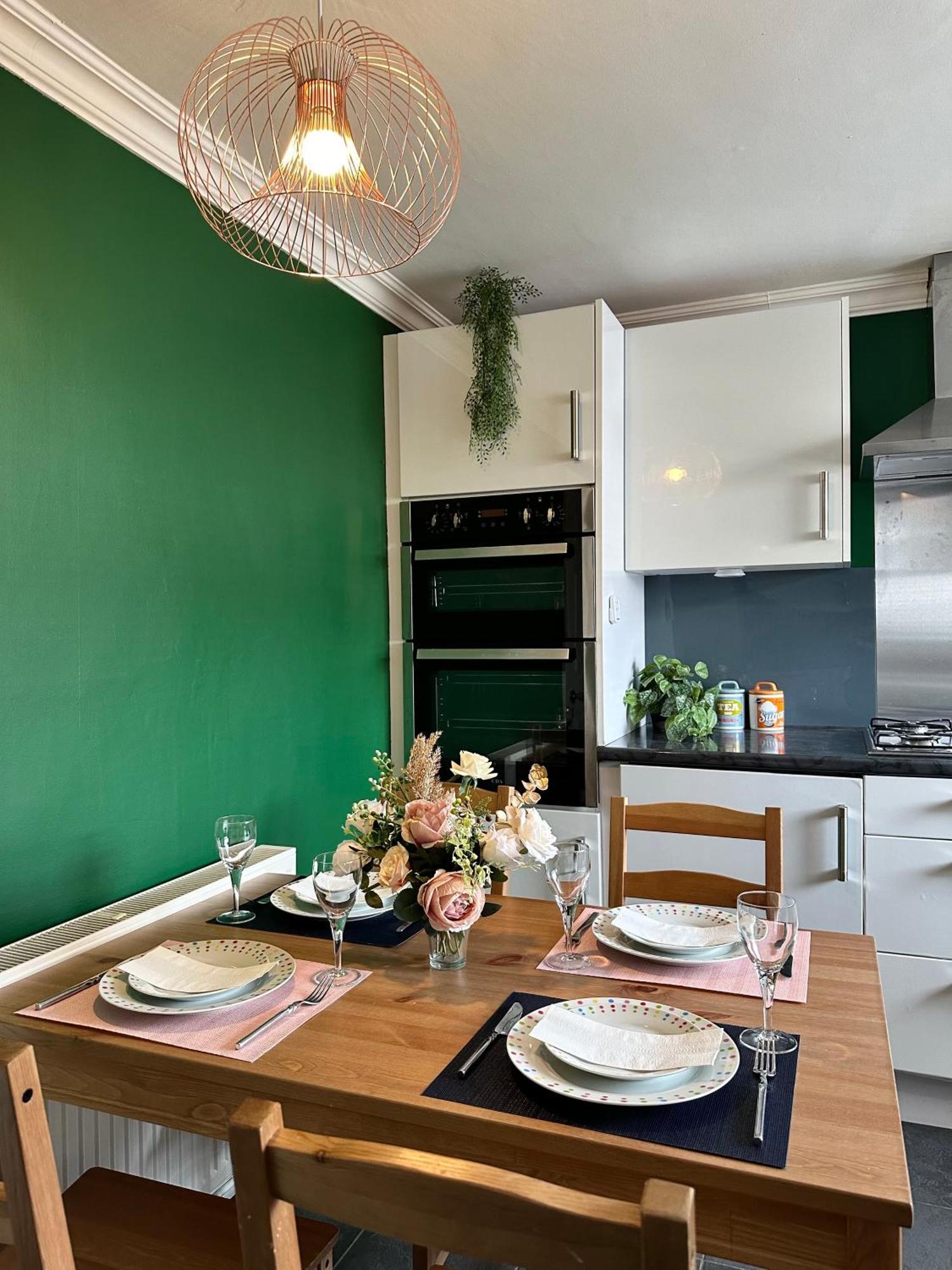 6 Guests House Old Trafford,Media City,City Centre, Free Parking Manchester Exteriör bild