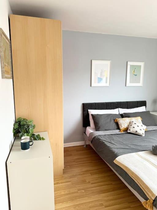 6 Guests House Old Trafford,Media City,City Centre, Free Parking Manchester Exteriör bild