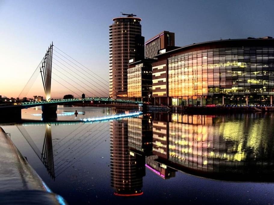 6 Guests House Old Trafford,Media City,City Centre, Free Parking Manchester Exteriör bild